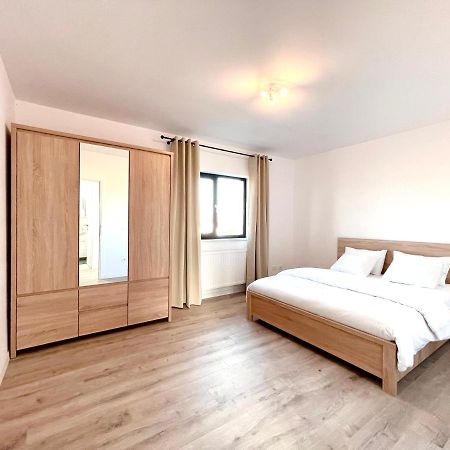Express Estates Apartment Lisaura Luaran gambar